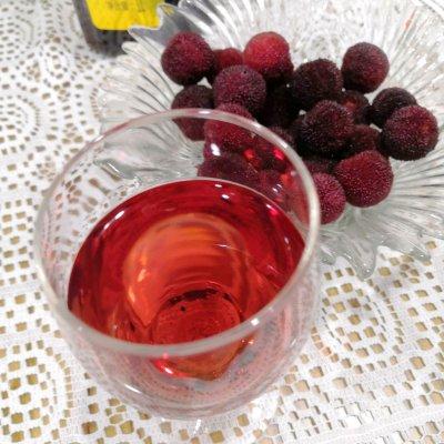 杨梅酒的酿制方法，杨梅酒的酿制方法（把全家人征服的自制杨梅酒）