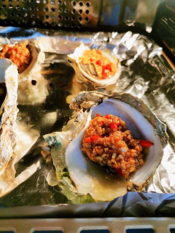 生蚝的做法，生蚝的做法煮多长时间（全网最详细的蒜蓉生蚝的做法）