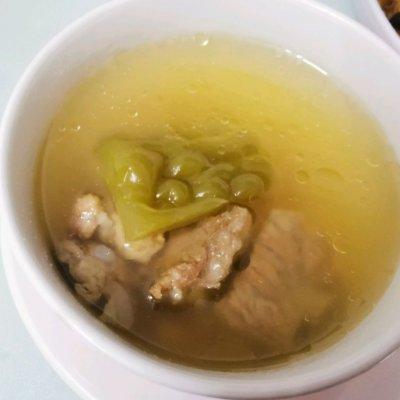 凉瓜黄豆排骨汤，苦瓜黄豆蚝豉猪骨汤的做法（凉瓜黄豆排骨汤，全家都爱吃）