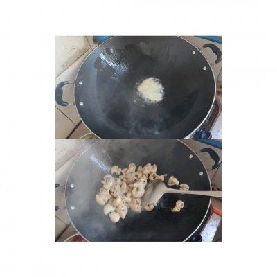 猪大肠炒什么好吃，猪大肠怎么炒又嫩又好吃（原来猪大肠炒豆芽才是真正的米饭杀手）