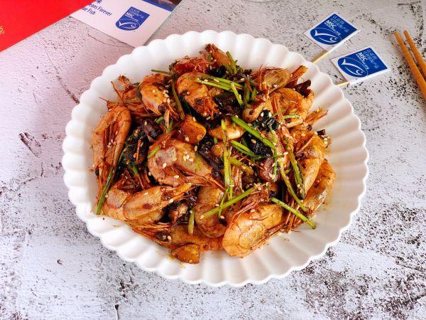 香辣干锅虾的做法，麻辣干锅虾的做法（神秘美味#夏日开胃餐#麻辣干锅虾）