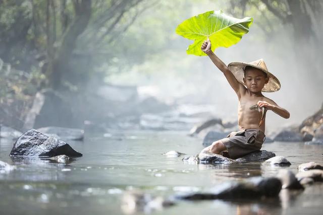 季夏是几月，诗经十二个月的雅称（倏忽温风至，因循小暑来）