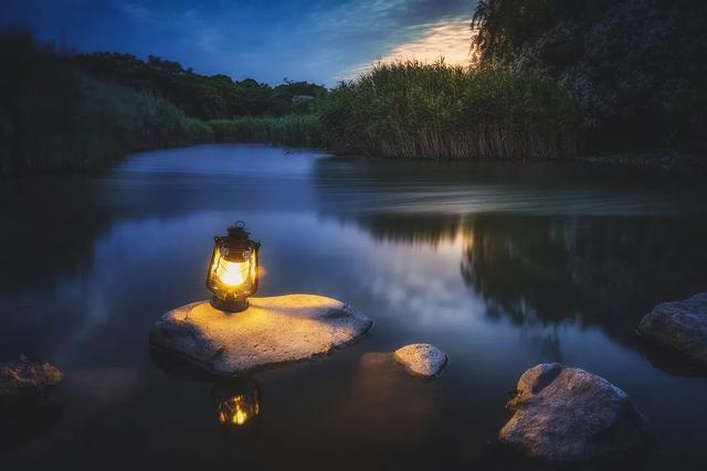 季夏是几月，诗经十二个月的雅称（倏忽温风至，因循小暑来）