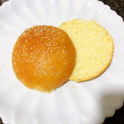 汉堡牛肉饼怎么煎，半成品牛肉饼怎么做好吃（<十分钟快手早餐>）