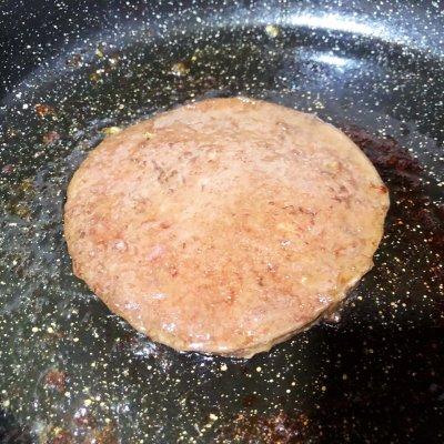 汉堡牛肉饼怎么煎，半成品牛肉饼怎么做好吃（<十分钟快手早餐>）