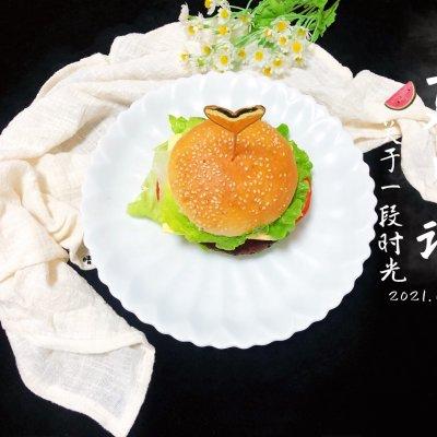 汉堡牛肉饼怎么煎，半成品牛肉饼怎么做好吃（<十分钟快手早餐>）