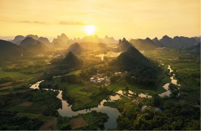 喀斯特地貌的特点，喀斯特地貌的特点有哪些（暑期出游特辑：中国南方喀斯特）