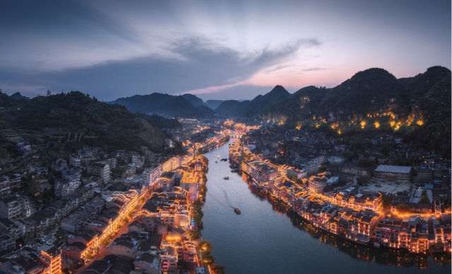 喀斯特地貌的特点，喀斯特地貌的特点有哪些（暑期出游特辑：中国南方喀斯特）