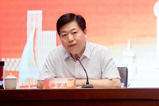 对新员工的寄语，工作寄语简短正能量（郑州银行行长申学清寄语新员工）