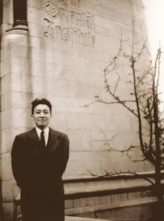 新月派代表人物，闻一多什么代表人物（青铜器专家、新月派代表诗人……《陈梦家先生编年事辑》全面还原天才学者陈梦家）