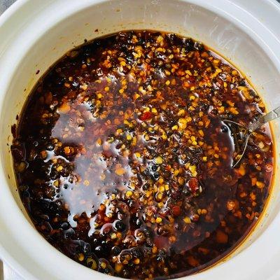 农村辣椒黄豆酱的做法，新鲜辣椒黄豆酱的做法（学会在家做简单版木姜子辣椒酱）