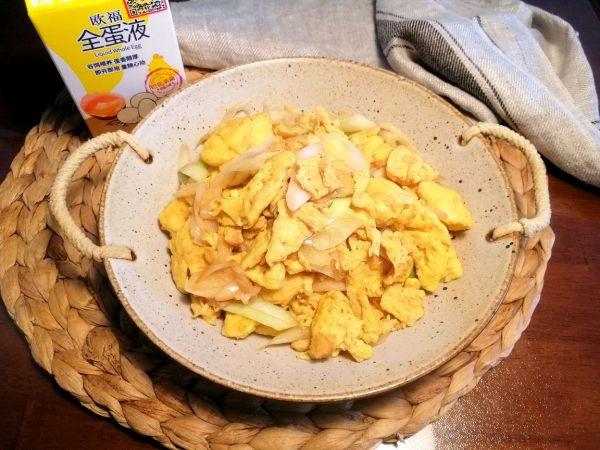 大葱炒鸡蛋怎么做，家常大葱炒鸡蛋的做法（#蛋趣体验#大葱炒鸡蛋）