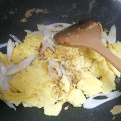 大葱炒鸡蛋怎么做，家常大葱炒鸡蛋的做法（#蛋趣体验#大葱炒鸡蛋）