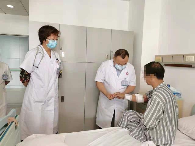 哈尔滨医科大学是几本，哈尔滨医科大学（工厂大火跳楼逃生患上尿毒症）