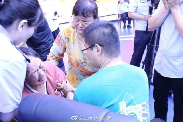 海广大原型是谁，海广大原型（失孤原型郭刚堂与丢失24年的儿子相拥）