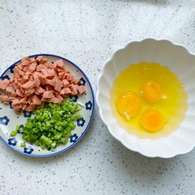怎样做鸡蛋手抓饼，鸡蛋手抓饼的做法视频教程（5分钟快手早餐）