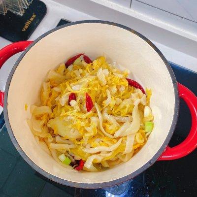 酸菜炖排骨，酸菜炖排骨好吃吗（好吃下饭的排骨炖酸菜）
