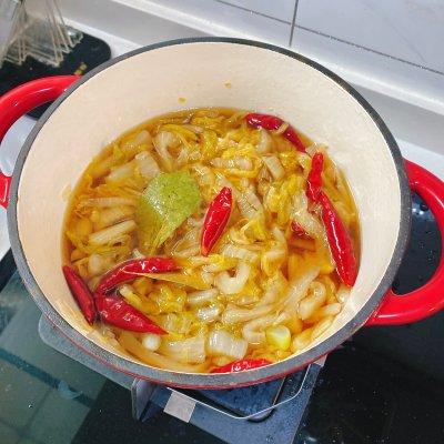 酸菜炖排骨，酸菜炖排骨好吃吗（好吃下饭的排骨炖酸菜）
