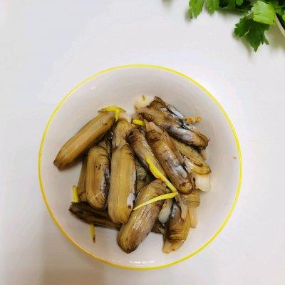 盐焗蛏子的做法，铁板盐焗蛏子怎么做（#夏日开胃餐#丰富餐桌味之盐焗海蛏）