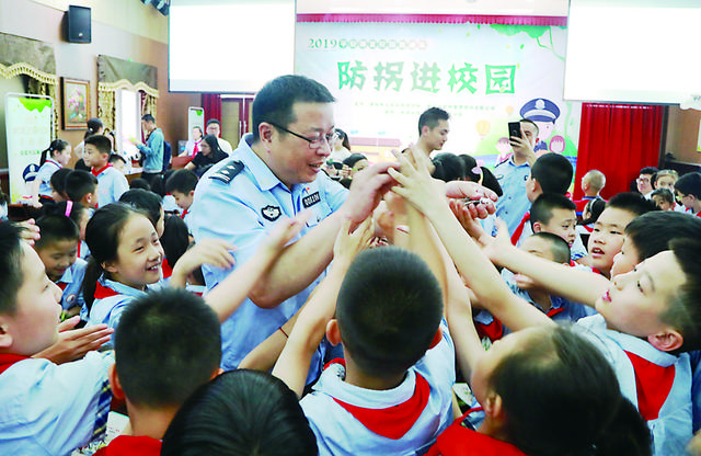 千万里我追寻着你，千万里我追寻着你是什么歌（上游•特稿丨程华）