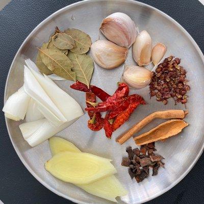 虎皮鸡爪最简单做法，虎皮鸡爪最简单的做法（简单易学的虎皮鸡爪）