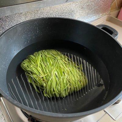 贡菜干怎么做好吃，贡菜怎么做好吃（让你胃口大开的爽辣贡菜）