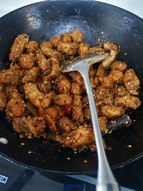 孜然鸡脖子的家常做法，孜然鸡脖子的家常做法视频（烧烤鸡脖子<家常做法>走起）