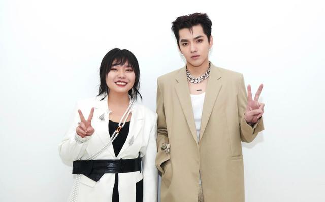 李雪琴吴亦凡什么梗，李雪琴喊话吴亦凡什么意思（李雪琴火速换掉和吴亦凡的置顶合照）