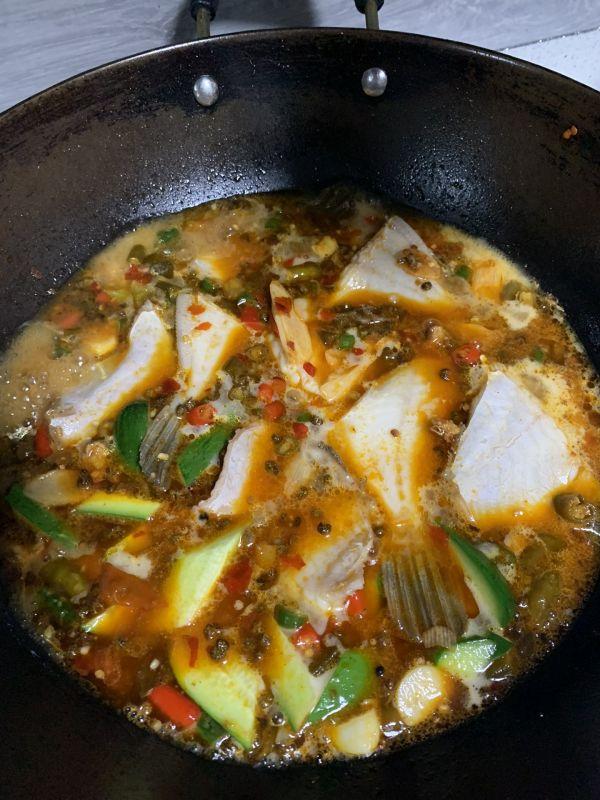 耗儿鱼怎么做好吃，耗儿鱼最简单家常的做法（啤酒泡椒耗儿鱼的别样做法）