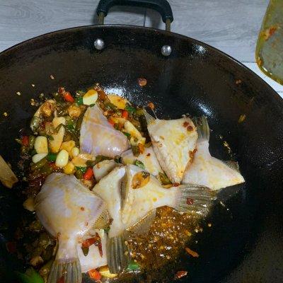 耗儿鱼怎么做好吃，耗儿鱼最简单家常的做法（啤酒泡椒耗儿鱼的别样做法）