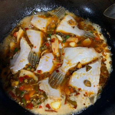 耗儿鱼怎么做好吃，耗儿鱼最简单家常的做法（啤酒泡椒耗儿鱼的别样做法）