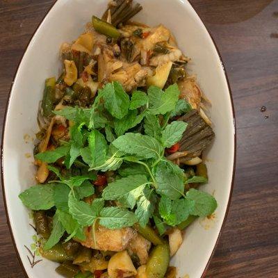 耗儿鱼怎么做好吃，耗儿鱼最简单家常的做法（啤酒泡椒耗儿鱼的别样做法）