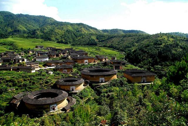 永定楼哪年建的，永定楼（独一无二大型民居建筑艺术瑰宝）