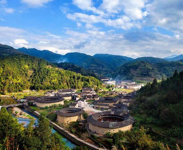 永定楼哪年建的，永定楼（独一无二大型民居建筑艺术瑰宝）