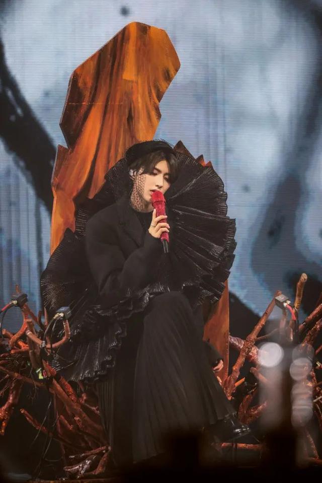 爱豆 黄明昊 若芽色终会铺成海.，微信头像，爱豆 黄明昊 若芽色终会铺成海.（请爱豆们住在舞台上）