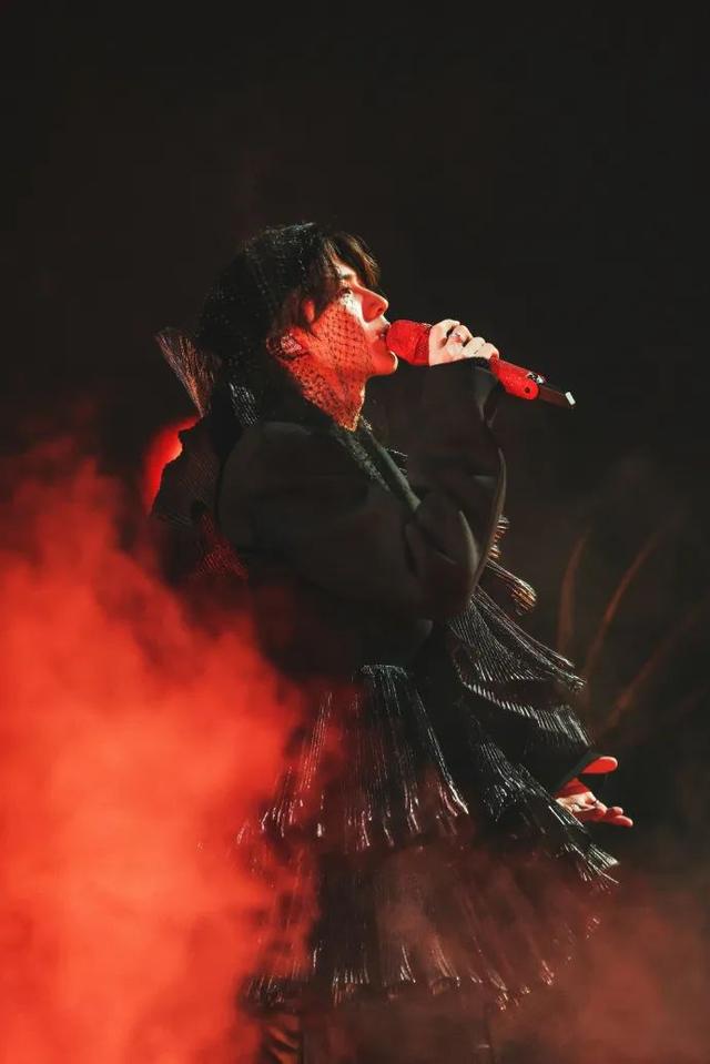 爱豆 黄明昊 若芽色终会铺成海.，微信头像，爱豆 黄明昊 若芽色终会铺成海.（请爱豆们住在舞台上）