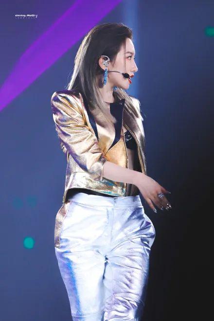 爱豆 黄明昊 若芽色终会铺成海.，微信头像，爱豆 黄明昊 若芽色终会铺成海.（请爱豆们住在舞台上）