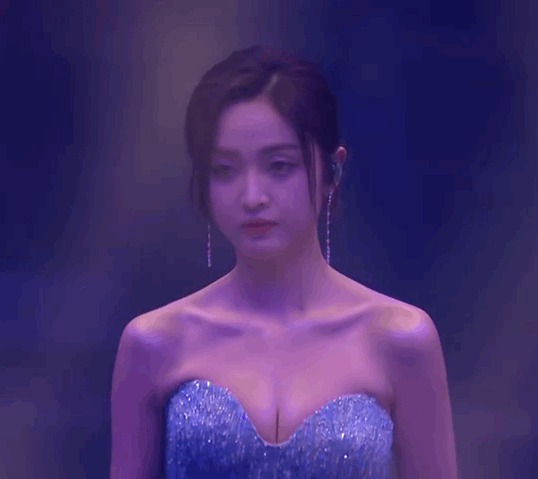 爱豆 黄明昊 若芽色终会铺成海.，微信头像，爱豆 黄明昊 若芽色终会铺成海.（请爱豆们住在舞台上）