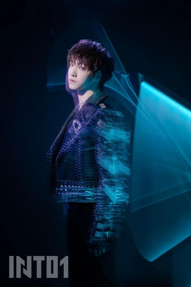 爱豆 黄明昊 若芽色终会铺成海.，微信头像，爱豆 黄明昊 若芽色终会铺成海.（请爱豆们住在舞台上）