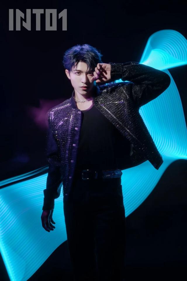 爱豆 黄明昊 若芽色终会铺成海.，微信头像，爱豆 黄明昊 若芽色终会铺成海.（请爱豆们住在舞台上）