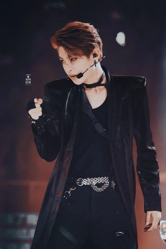 爱豆 黄明昊 若芽色终会铺成海.，微信头像，爱豆 黄明昊 若芽色终会铺成海.（请爱豆们住在舞台上）