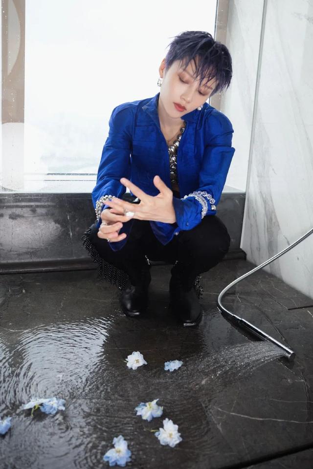 爱豆 黄明昊 若芽色终会铺成海.，微信头像，爱豆 黄明昊 若芽色终会铺成海.（请爱豆们住在舞台上）