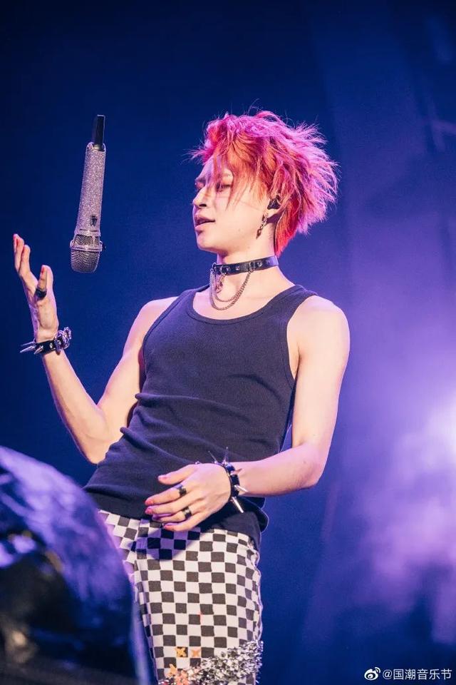 爱豆 黄明昊 若芽色终会铺成海.，微信头像，爱豆 黄明昊 若芽色终会铺成海.（请爱豆们住在舞台上）