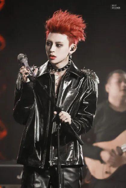 爱豆 黄明昊 若芽色终会铺成海.，微信头像，爱豆 黄明昊 若芽色终会铺成海.（请爱豆们住在舞台上）