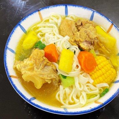 山药排骨玉米汤，玉米山药排骨汤的做法（山药玉米棒骨汤）