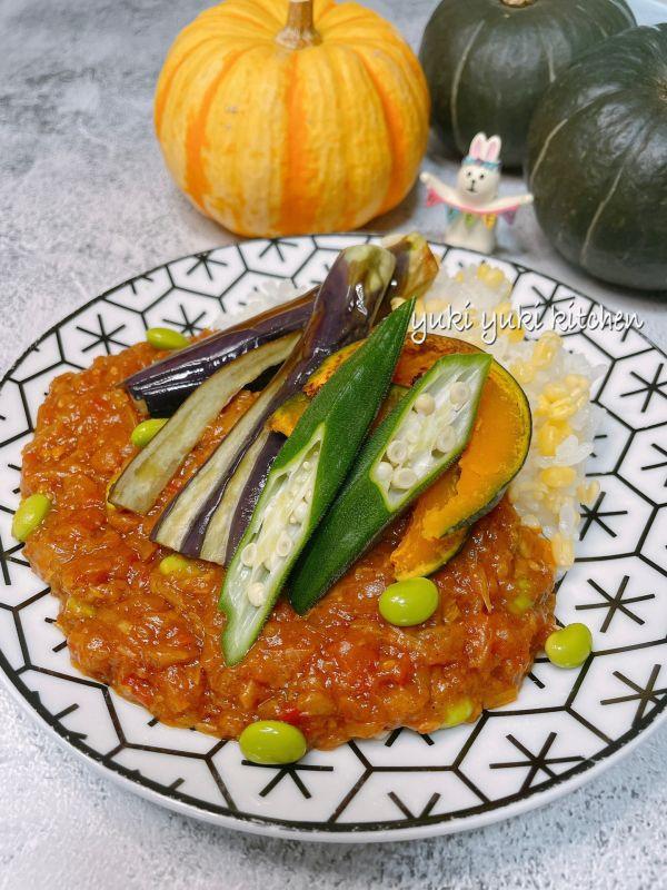 咖喱是什么做的，咖喱用什么材料做的（咖喱用什么材料做的好）