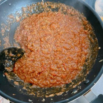 咖喱是什么做的，咖喱用什么材料做的（咖喱用什么材料做的好）