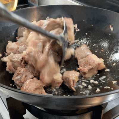 番茄牛肉煲的做法，番茄牛肉煲的做法步骤（西红柿<番茄>炖牛腩）