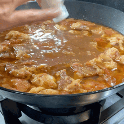 番茄牛肉煲的做法，番茄牛肉煲的做法步骤（西红柿<番茄>炖牛腩）