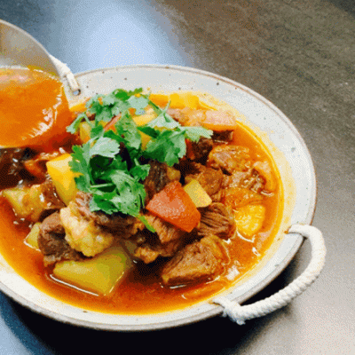 番茄牛肉煲的做法，番茄牛肉煲的做法步骤（西红柿<番茄>炖牛腩）